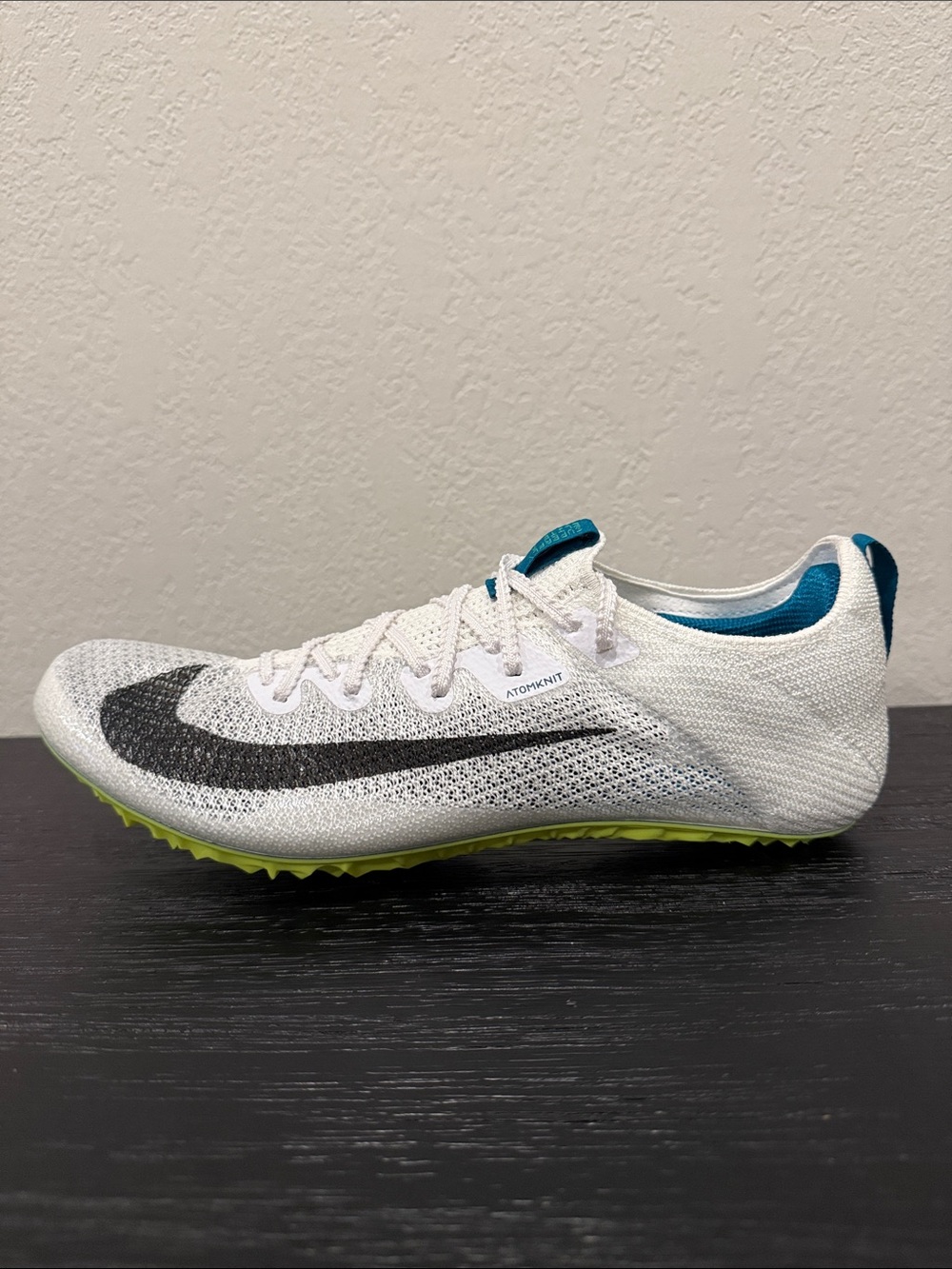 Men’s 10.5 Nike White Black Track & Field running shoes Spikes White Neon Yellow